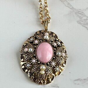 Vintage 1974 Avon Queen Anne's Lace Pendant Necklace Pink Cabochon & Faux Pearls